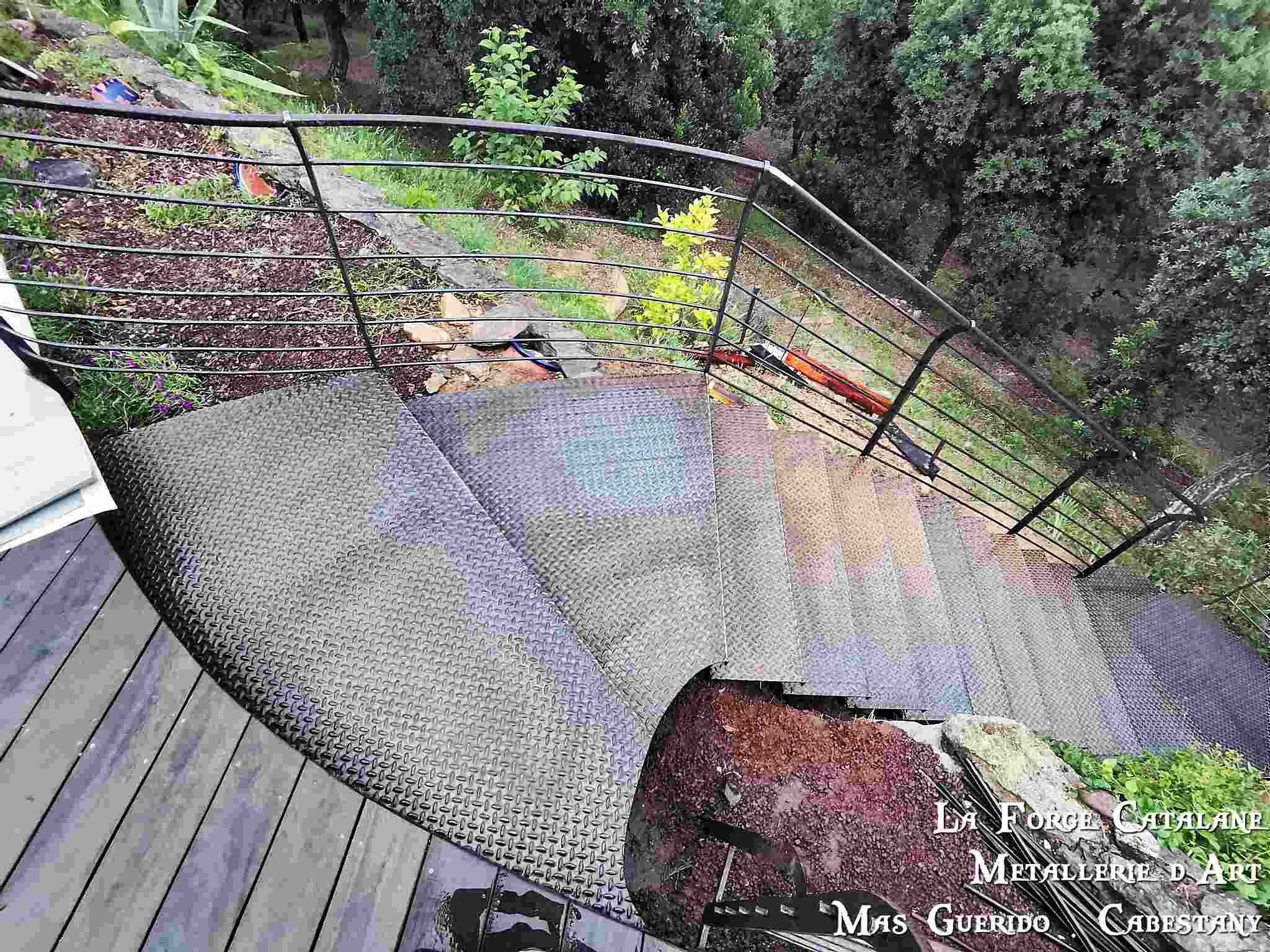 escalier marche en tole larmee forge catalane 1 forge catalane.jpg